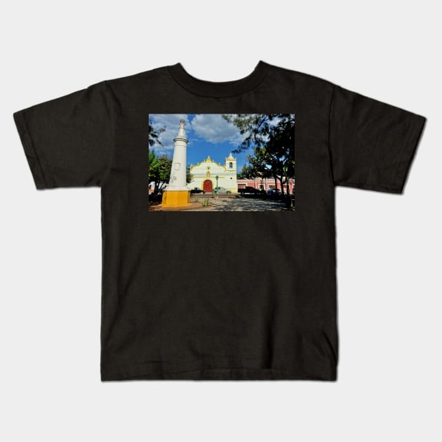 Honduras - Eglise de Comayagua Kids T-Shirt by franck380